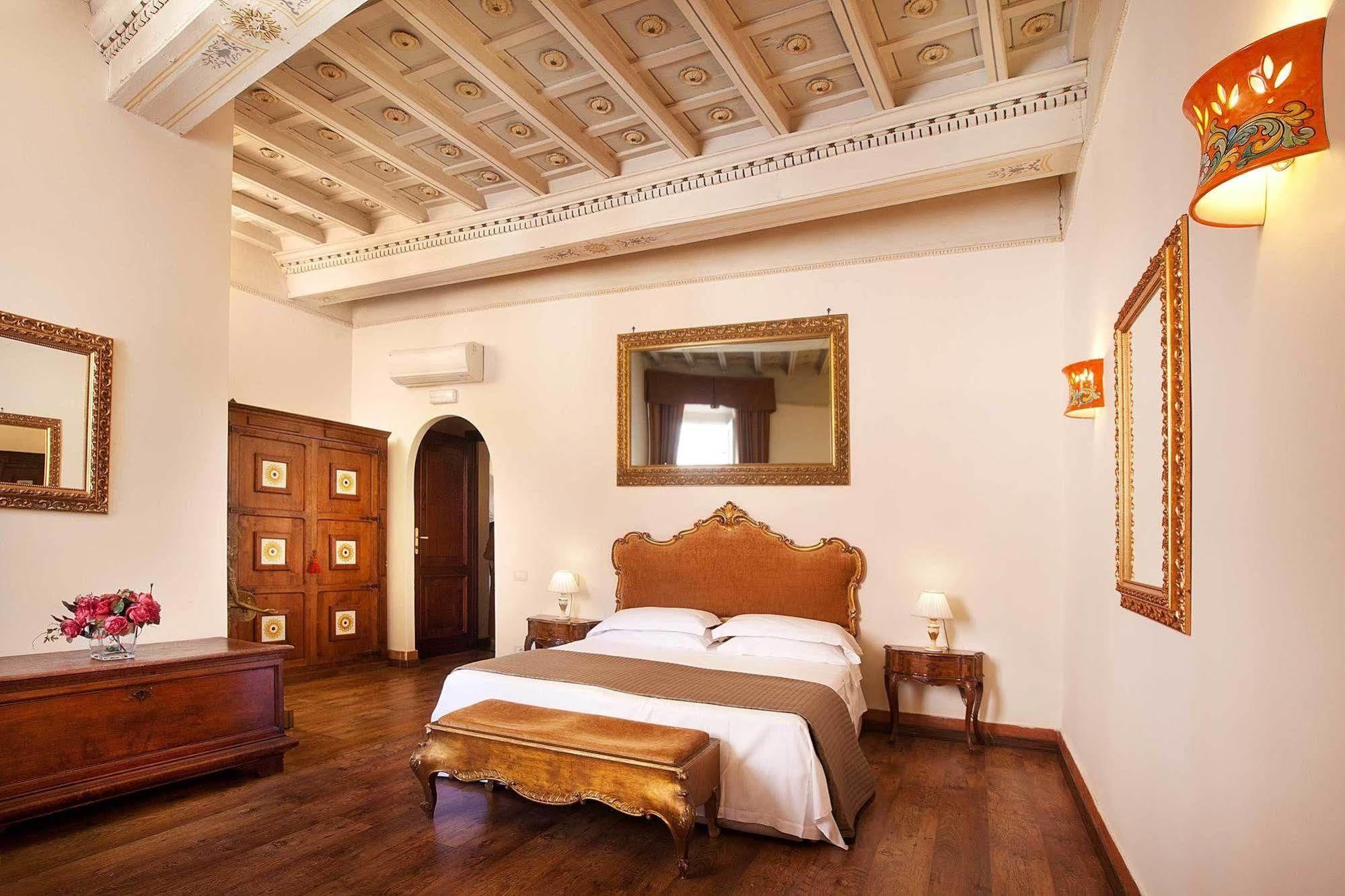 Pantheon Bed and breakfast 3*